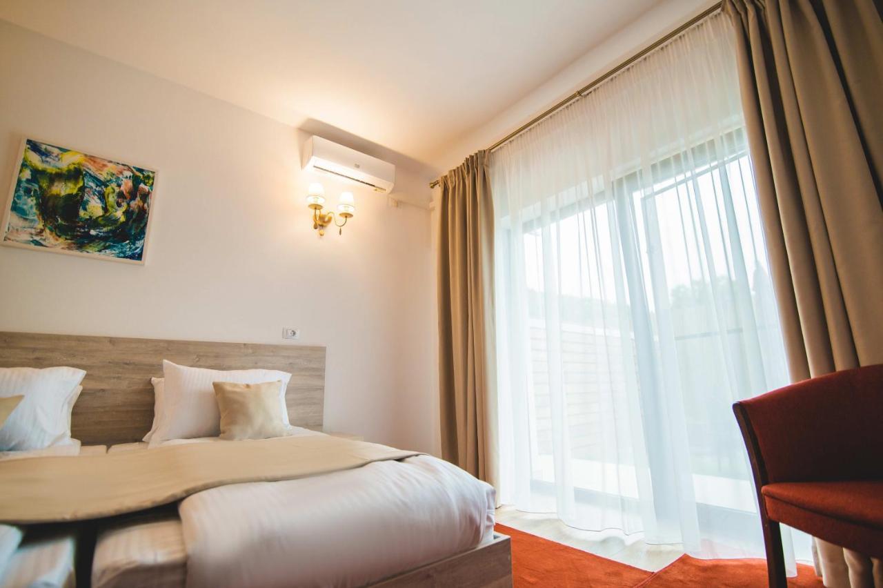 Hotel Class ブレゾイ エクステリア 写真